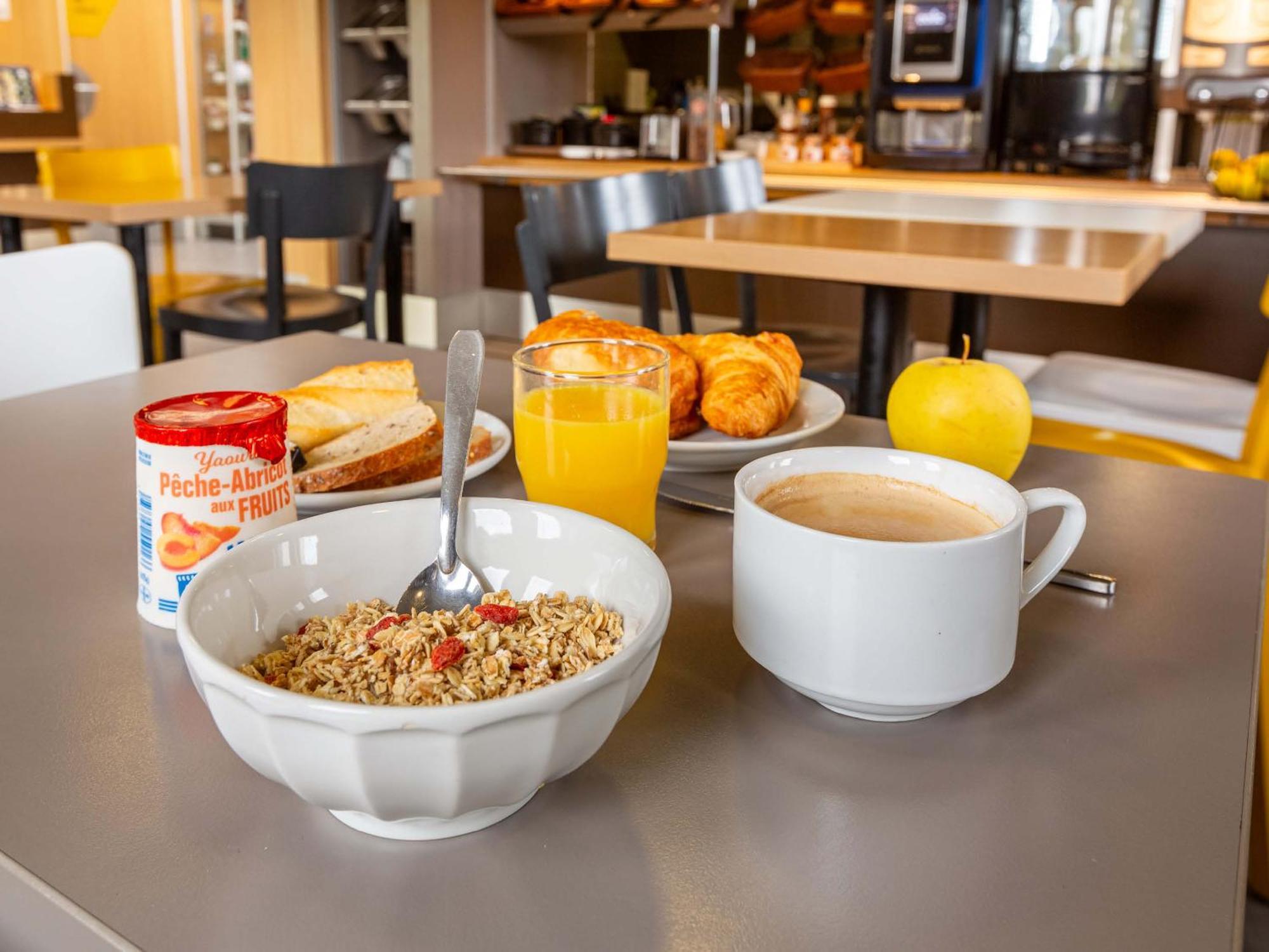 B&B Hotel Chartres Le Coudray Ngoại thất bức ảnh