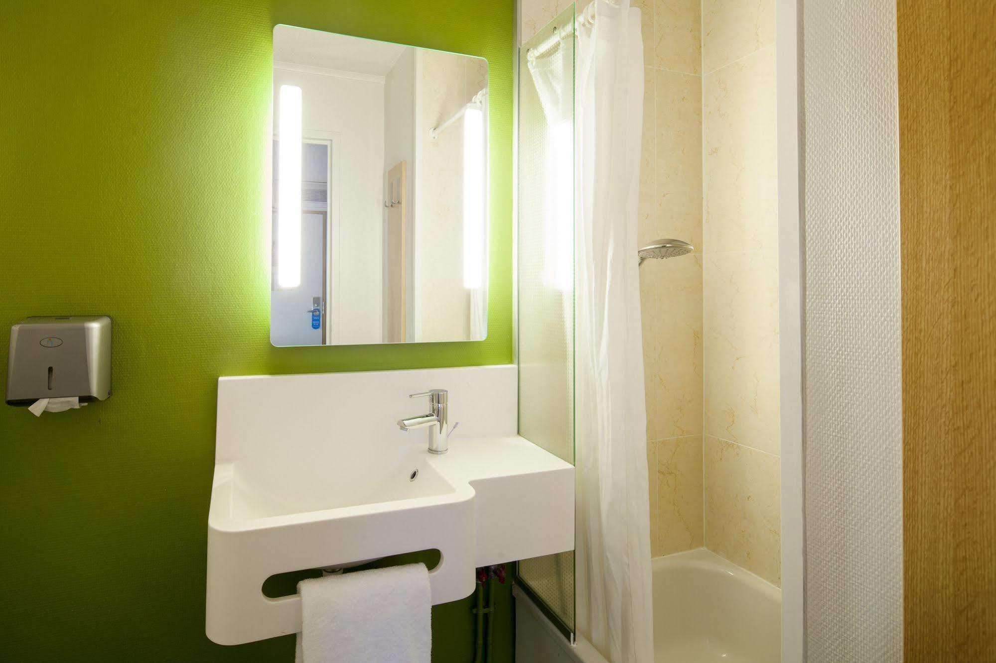 B&B Hotel Chartres Le Coudray Ngoại thất bức ảnh