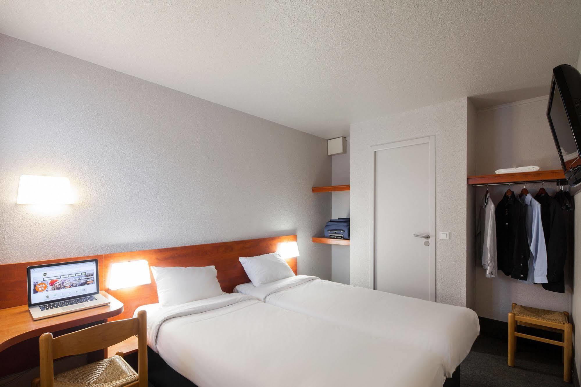 B&B Hotel Chartres Le Coudray Ngoại thất bức ảnh